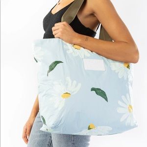 NEW Aloha Collection Daisy Day Tripper